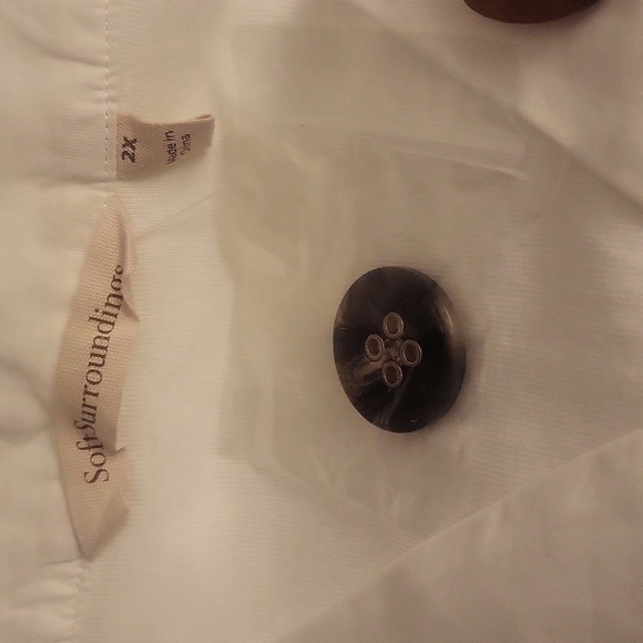 A dressy tee from Soft Surroundings size 2x never been worn. Short sleeve. Cream - Picture 2 of 2